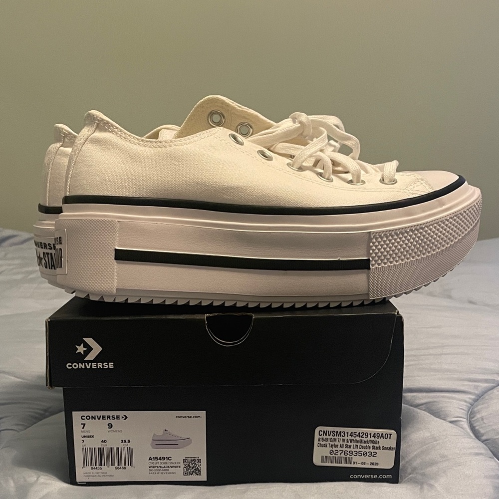 NWOT Converse Lift Double Stack White Canvas Sneakers. Brand new. Never worn - Picture 4 of 5
